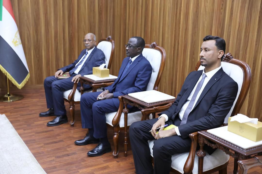 IMG-20240717-WA0022 رئيس مجلس السيادة  يلتقي وفد منظمة السيسا